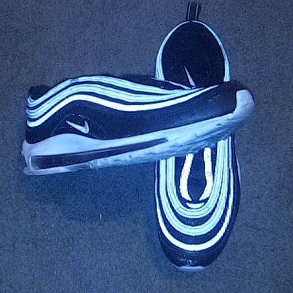 invictus air max 97